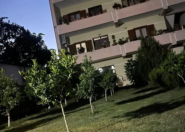 Pensjonat With Garden View Kamez